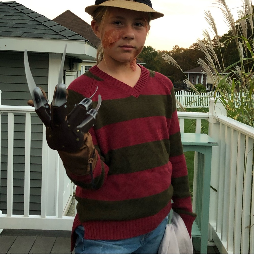 Spirit Halloween Freddy Krueger Sweater and Glove